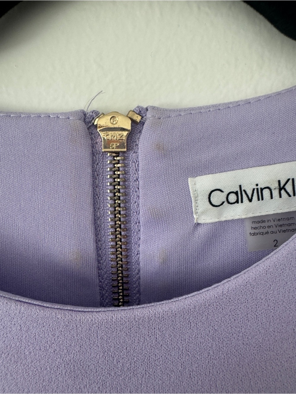 Calvin Klein Lavender Sleeveless Sheath Dress Gold Zip Size 2 - Picture 4 of 10